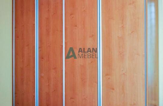 Корпусный шкаф-купе в спальню