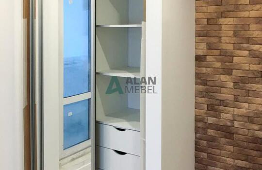 Встроенный зеркальный шкаф-купе