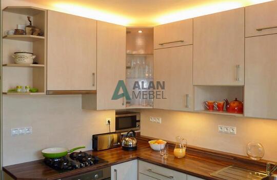 Кухня бежевая 