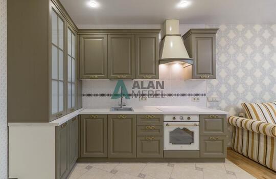 Угловая кухня из массива 10 