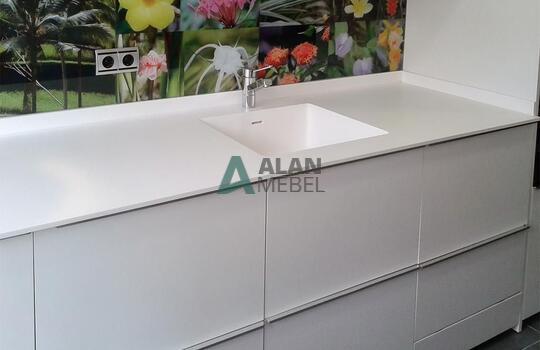 Кухня с рисунком 2 