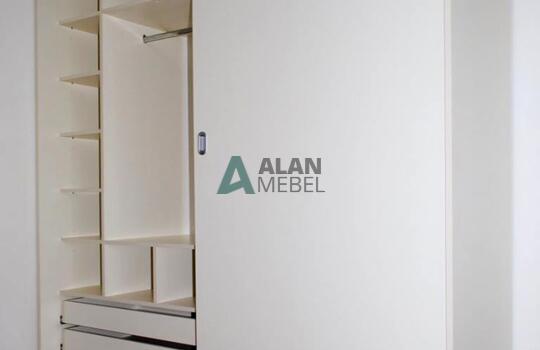 Корпусный шкаф-купе в спальню