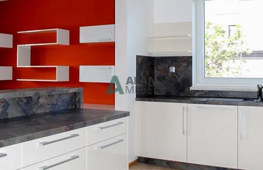 Кухня под окно 8 