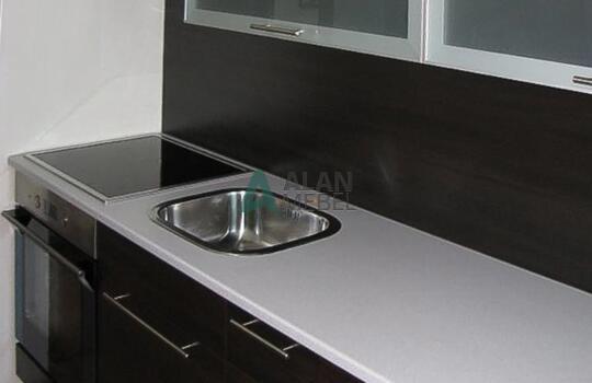 Линейная кухня из древесно стружечной плиты цвета венге недорого 