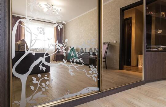 Встроенный шкаф для гостиной