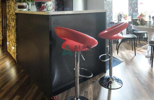 Кухня с барной стойкой 