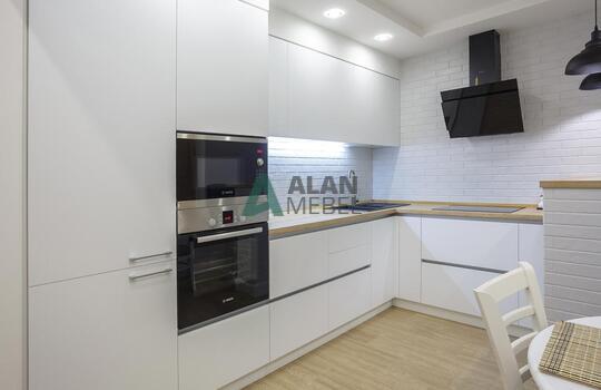 стильная прямая акриловая кухня белого цвета без ручек на заказ в минске 