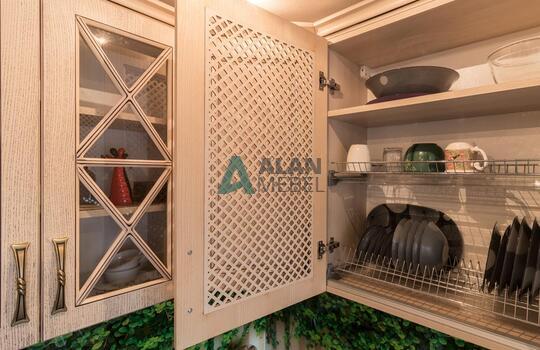 Классическая угловая кухня из дубового шпона 