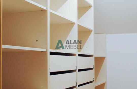 Гардеробная 10