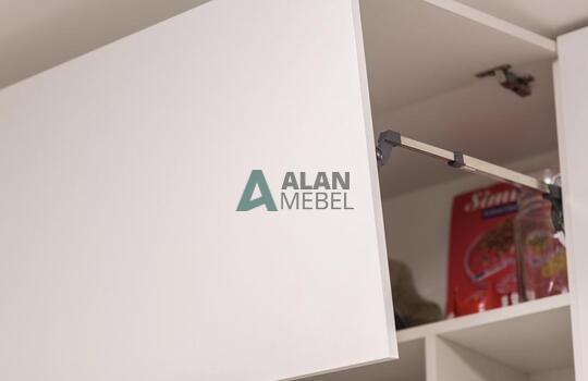 Угловая светлая кухня с фасадами из древесно стружечной плиты EGGER с доставкой в Минске 