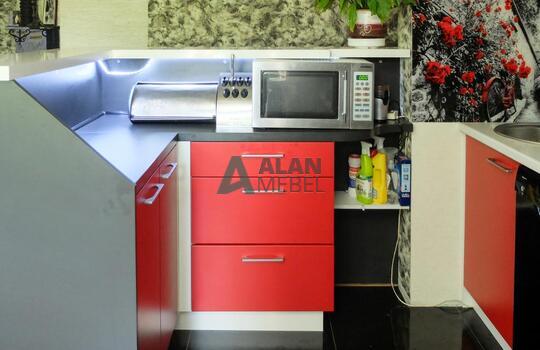 Кухня с барной стойкой 