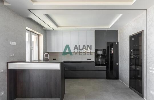 Угловая кухня под дерево с подсветкой и барной стойкой 