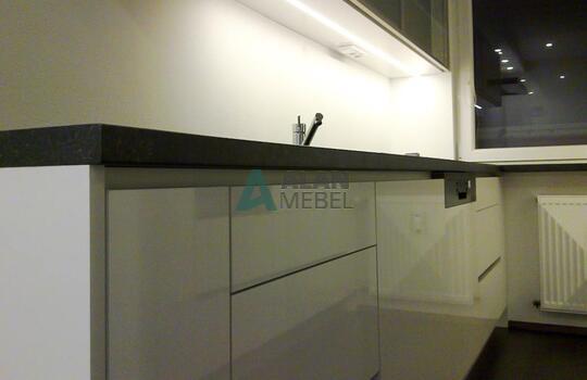 Кухня маленькая 