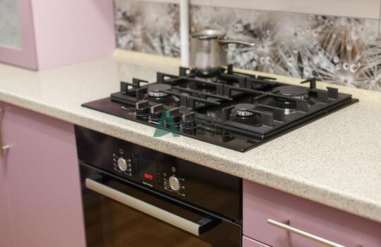 матовая кухня с фасадами розового цвета по индивидуальным размерам в минске 