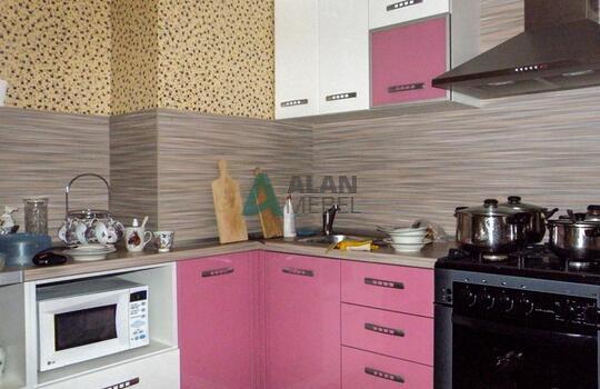 Угловая кухня из пластика 