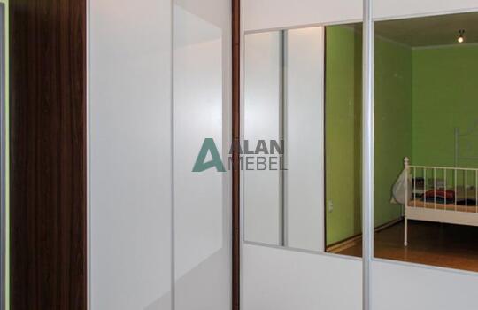 Угловой шкаф-купе для спальни