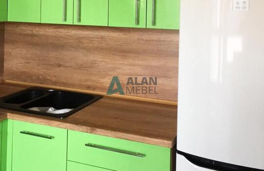 угловая кухня из пластика салатового цвета на заказ в Минске 