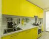 Желтая кухня без ручек со встроенной техникой 1