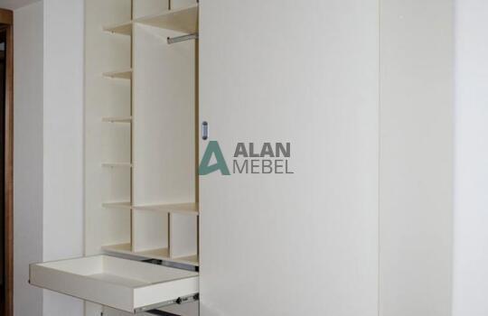 Корпусный шкаф-купе в спальню