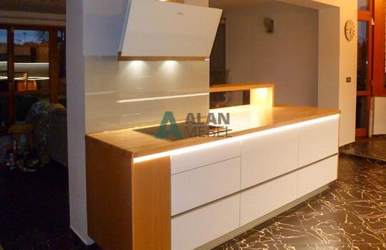 Кухня в стиле модерн 1 