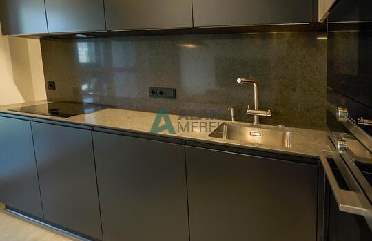 Современная кухня из шпона дуба, фасады шпон дуба и МДФ крашенный  