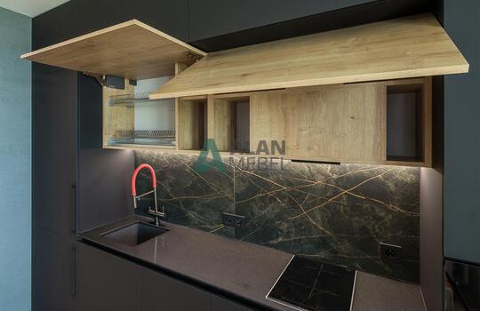 Кухня прямая под потолок 