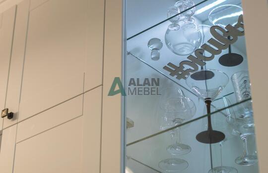 Шкаф для гостиной или большой кухни